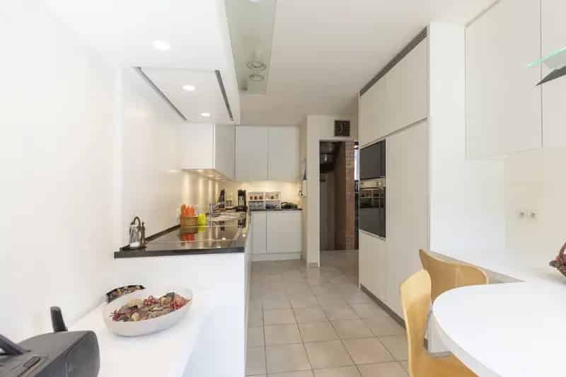 Ruime 4 Slaapkamers Familiewoning Groot-Bijgaarden