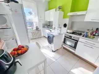 Appartement te renoveren 85m² Schaarbeek 2 slaapkamers terras
