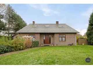 Villa te koop met ruime tuin in Leuven