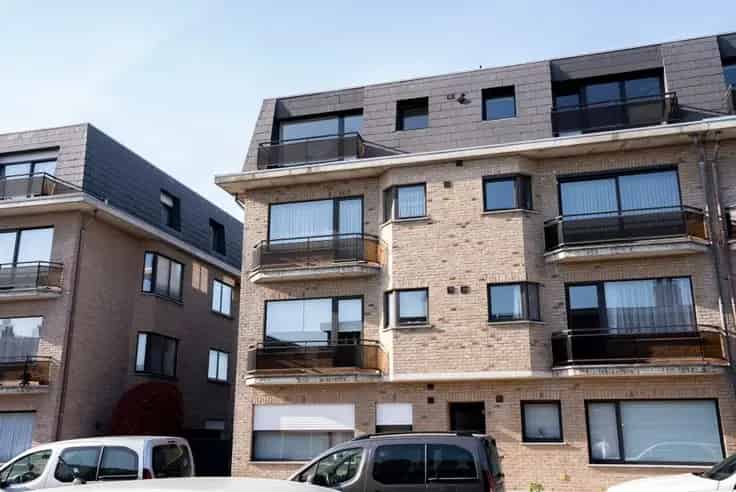 Gerenoveerd Hoekappartement Te Koop Nabij Centrum