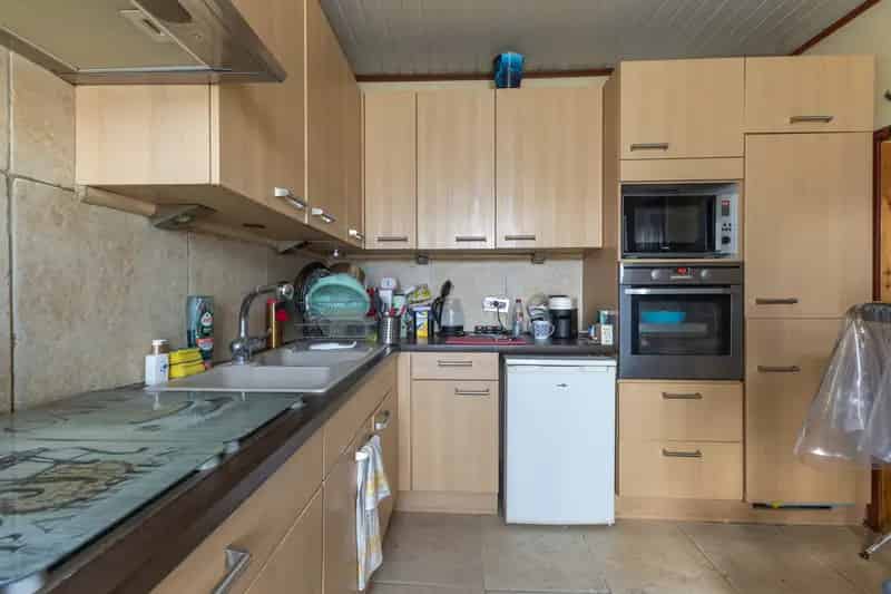 Huis te koop Halle: 3 slaapkamers, op te knappen