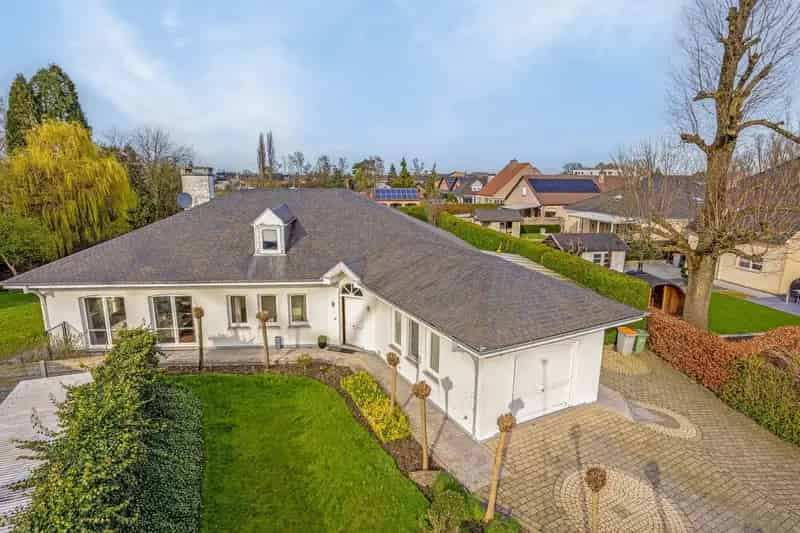 Luxueuze Gelijkvloerse Villa met Zwembad en Poolhouse