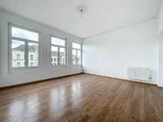 Duplex te koop appartement Sint-Jans-Molenbeek met balkon en kelder