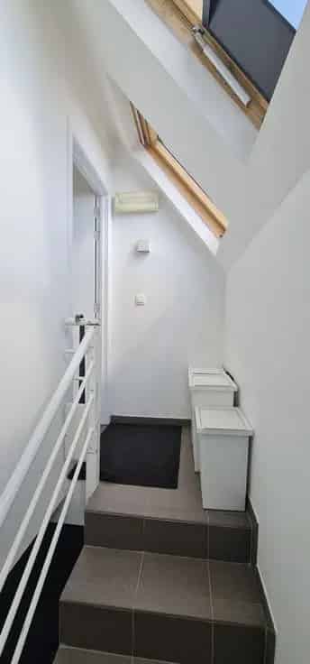 Appartement 105m2 Gerenoveerd 2 slaapkamers Geen kosten