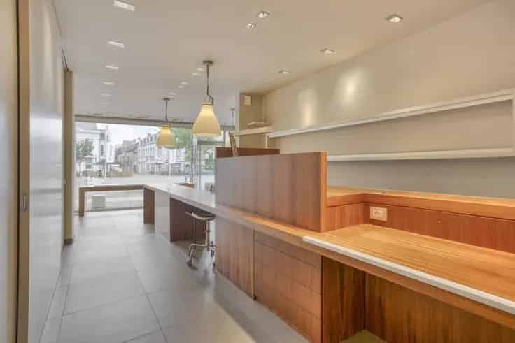 Handelspand met Appartement te Koop Grote Markt