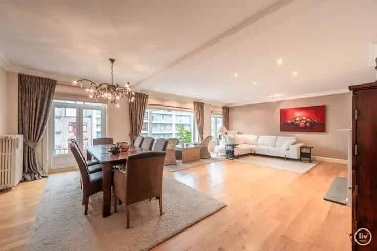 Ruim appartement 4 slaapkamers Knokke Lippenslaan