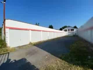 Magazijn met Garages te Koop Péruwelz