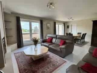 Appartement te koop Zulte - Ruim Duplex met 3 slaapkamers en Garage
