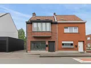 Huis te Koop Deinze - Rustige Woning met Tuin en Zonnepanelen