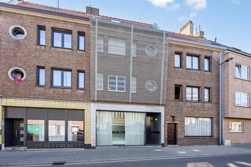 Huis te huur Lanaken: 4 slaapkamers, 2 badkamers, tuin