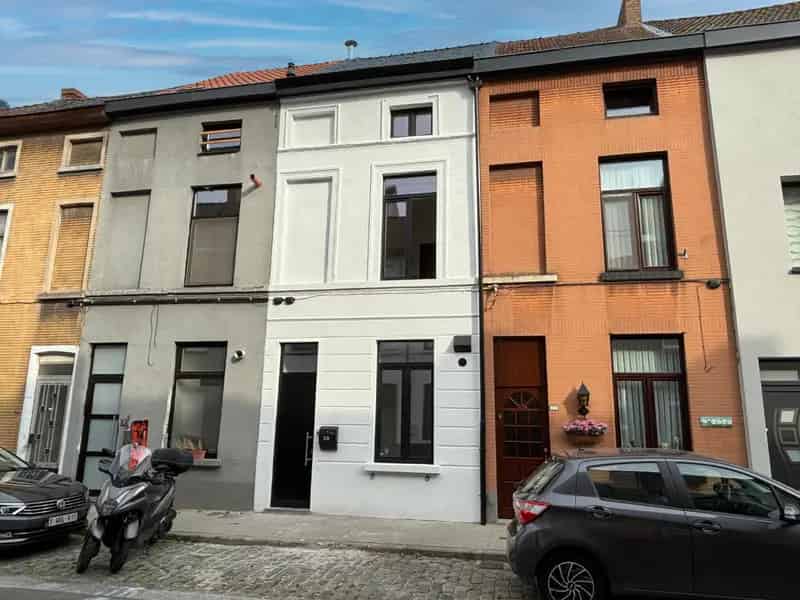 Gerenoveerde Rijwoning 3 Slaapkamers Koer