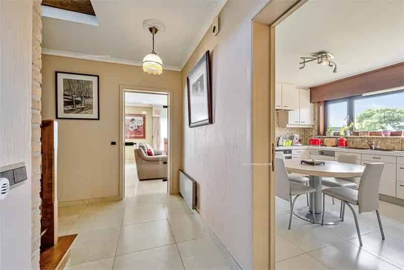 Huis te koop Deinze: Ruime gezinswoning met 4 slaapkamers en bouwgrond