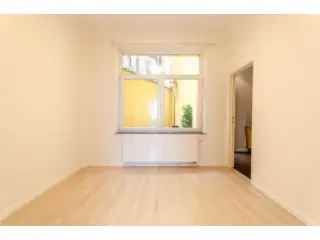 Gelijkvloers Appartement te Huur Etterbeek 40m²