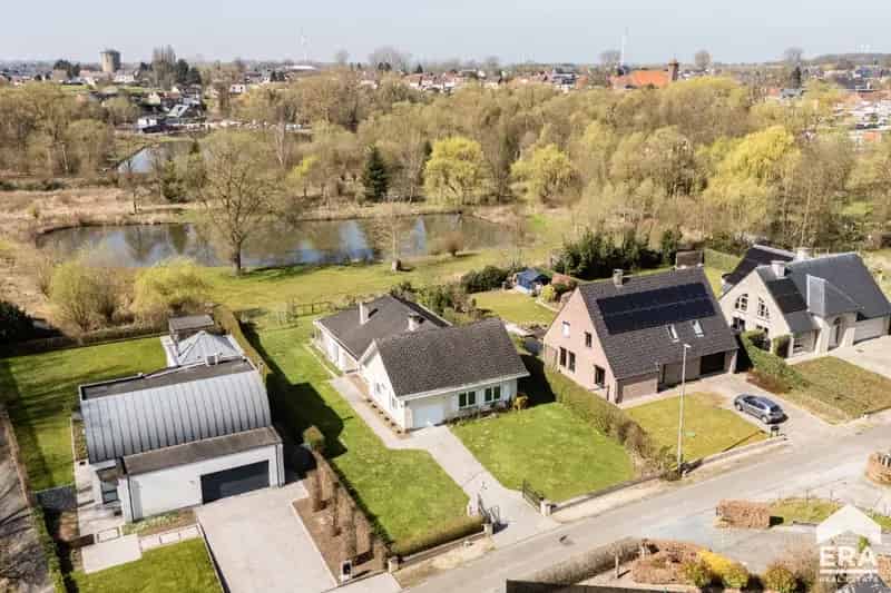 Villa te koop Denderleeuw: Rustig perceel met vijver en uitbreidingsmogelijkheden