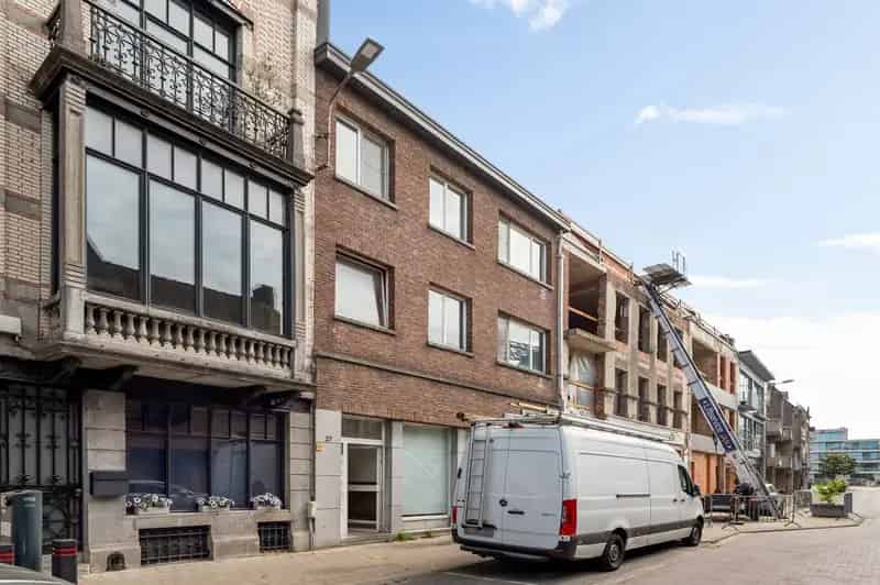 Handelshuis  met 4 entiteiten & 1 handelsruimte