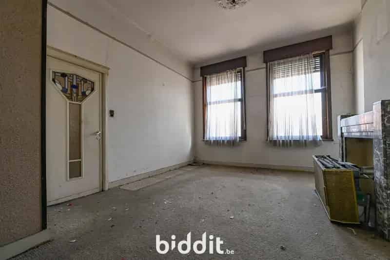 Te renoveren woning Gent met garage en tuin