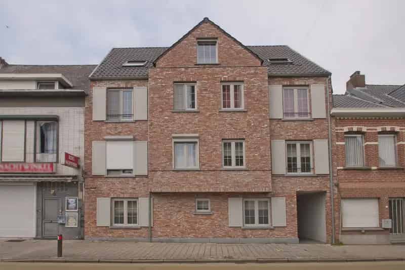 Appartement te koop: Instapklaar 1 slaapkamer met terras en 2 parkings