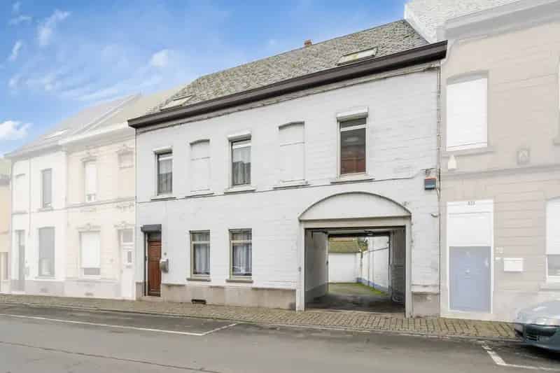 Goed gelegen woonst met ruime loods 200m2 en tuin