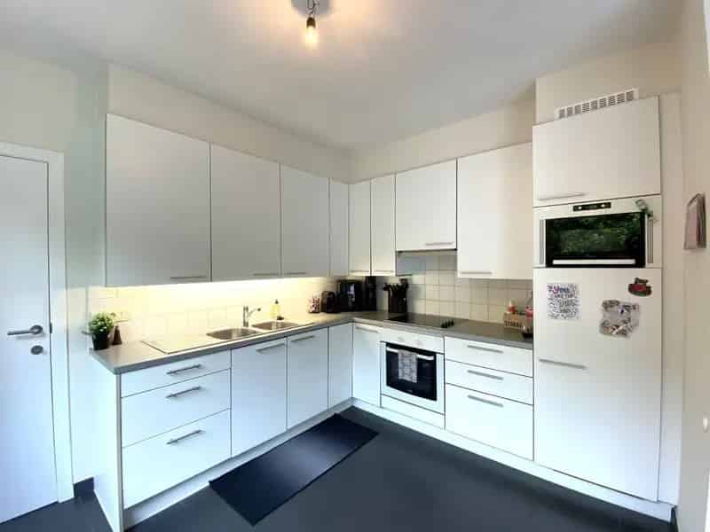 Centraal Gelegen Rijwoning 3 Slaapkamers Garage