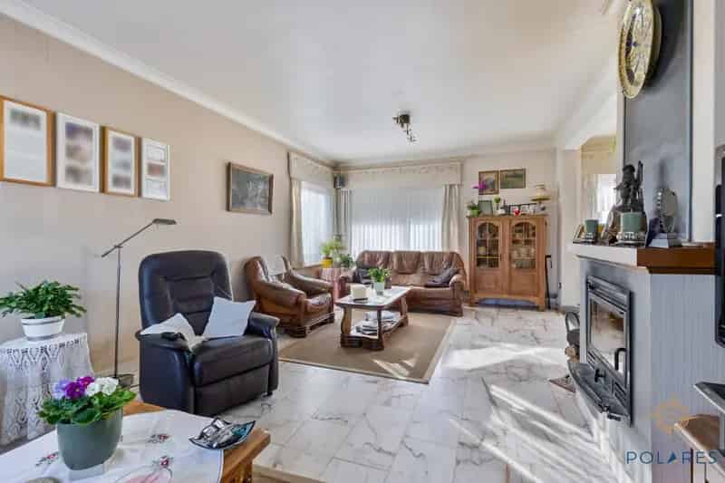Woning met prachtig uitzicht en bijgebouw