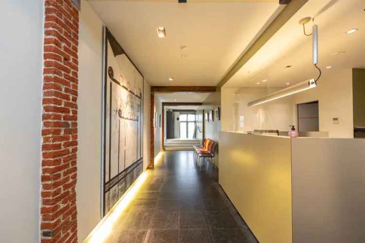 ANTWERPEN - Appartement in authentiek gebouw