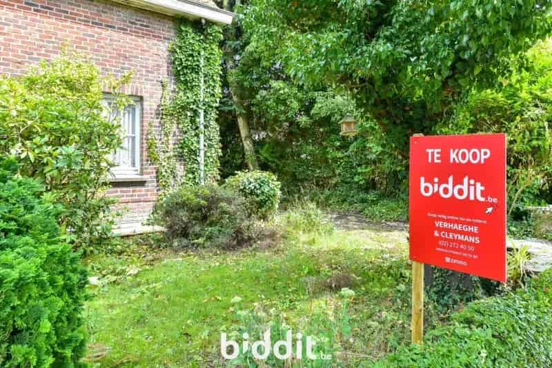 TE RENOVEREN WONING OP TOPLOCATIE!