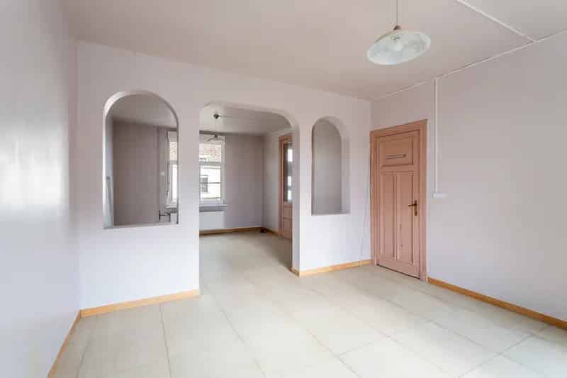 Te renoveren woning met bijgebouw 251m²