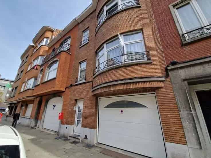 3 Slaapkamer Bel Etage Huis Te Koop Berchem Sainte Agathe