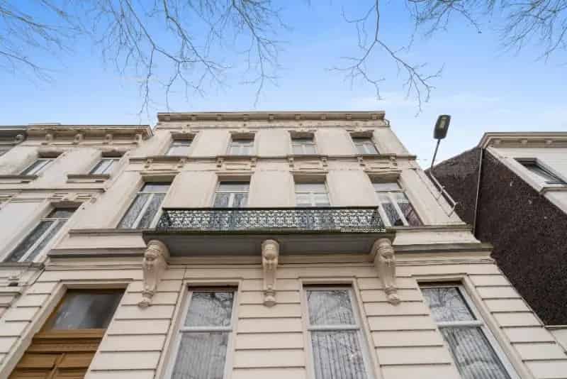 Herenhuis te koop Gent 8 slaapkamers te renoveren