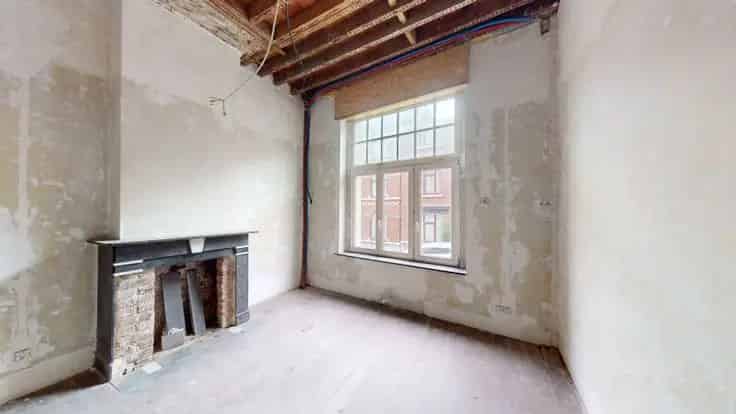 Huis te Koop Laveu: Ruime woning te renoveren