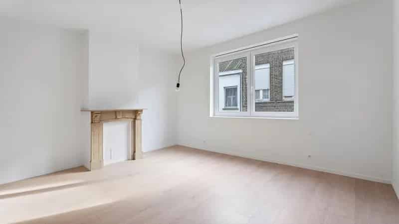 Gerenoveerde Rijwoning te Huur in Centrum Veurne