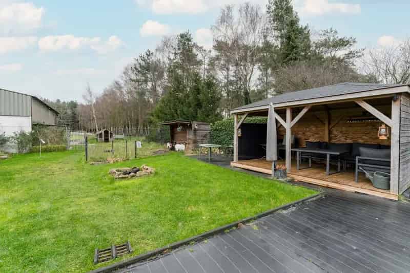 Huis te koop 4 slaapkamers 6 paardenstallen zwembad