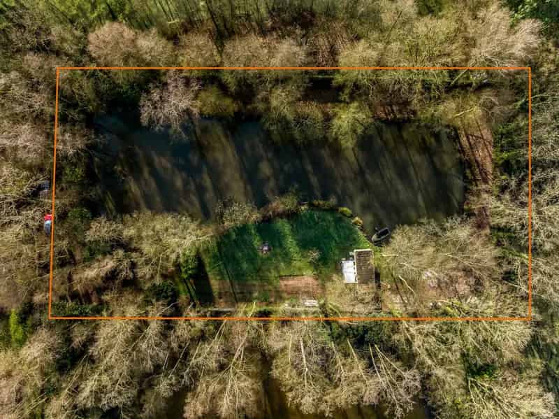 Natuurgebied met Visvijver te Koop