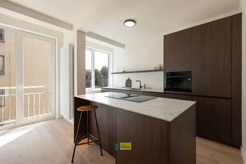 Appartement te huur 2 slaapkamers terras gerenoveerd