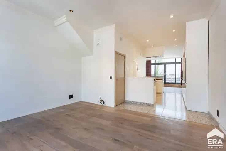 Duplex Te Koop Aalst: Gerenoveerd Triplexappartement met 2 Terrassen