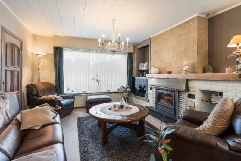 Huis te koop in Melle: Ruime halfopen woning met tuin