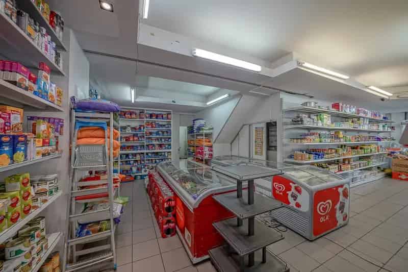 Commercieel Pand te Koop Oostende Torhoutsesteenweg