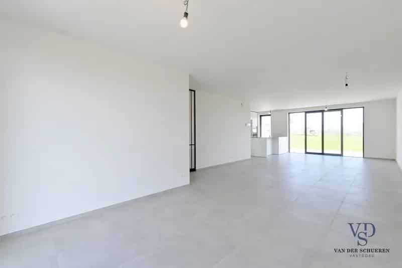 Halfopen Bebouwing met Afzonderlijke Garage