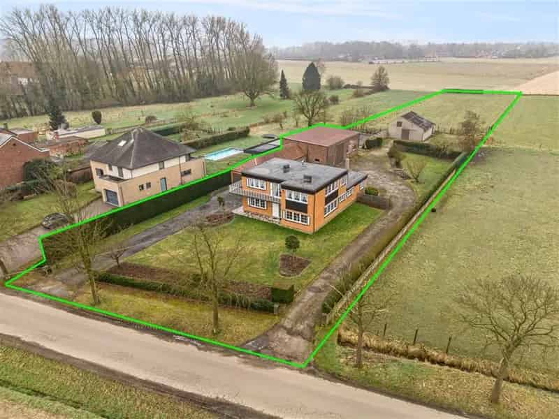 Ruime Gezinswoning Diepenbeek Paardenstallen Weiland
