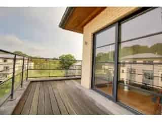 Penthouse te Huur Oudergem - 2 slaapkamers - Terras - 2 Parkings