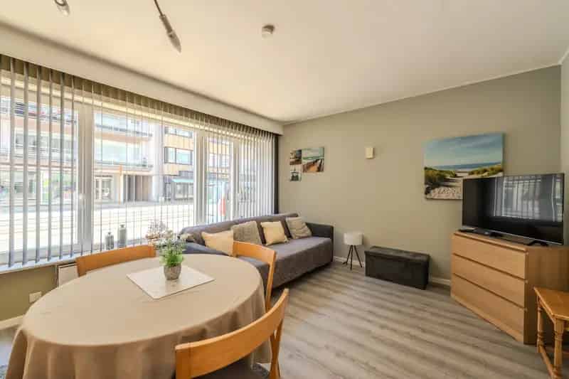 Lichtrijke Studio Middelkerke Nabij Zeedijk Te Koop