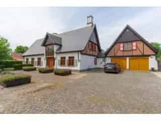 Landelijke Villa te koop Evergem 4 slaapkamers zwembad