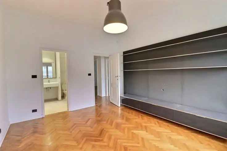 Appartement te koop met 3 slaapkamers en 2 terrassen in Louizalaan