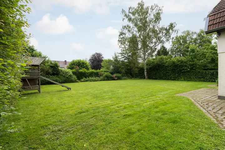 Te koop villa in Chasseurs met tuin en parkeerplaats