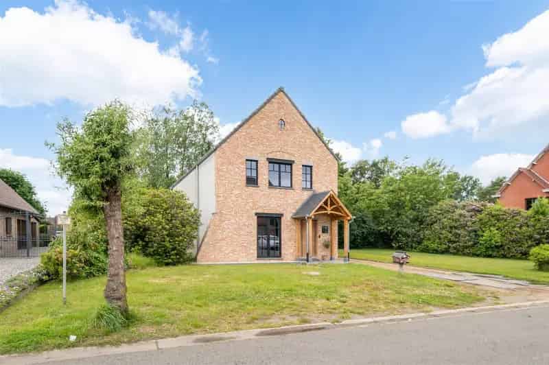 Gezinswoning te Stokrooie - gerenoveerd