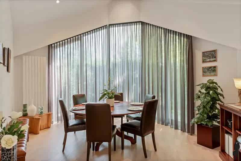 Huis te huur: Luxe villa 4 slaapkamers 2452m² tuin