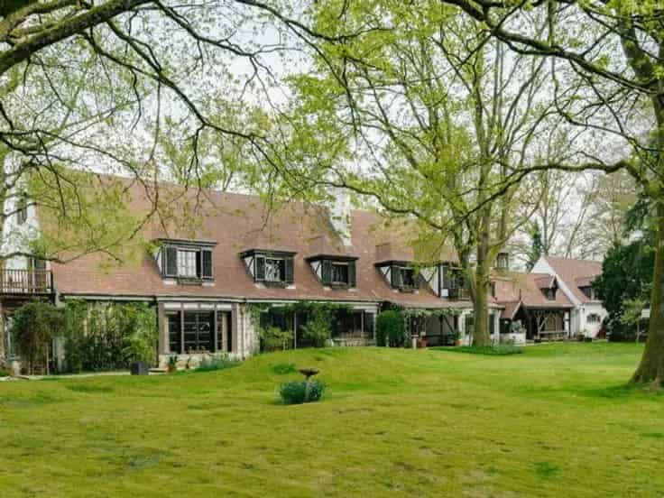 Huis Te Koop Vlaams Brabant Hoeilaart: Villa 879m² te renoveren