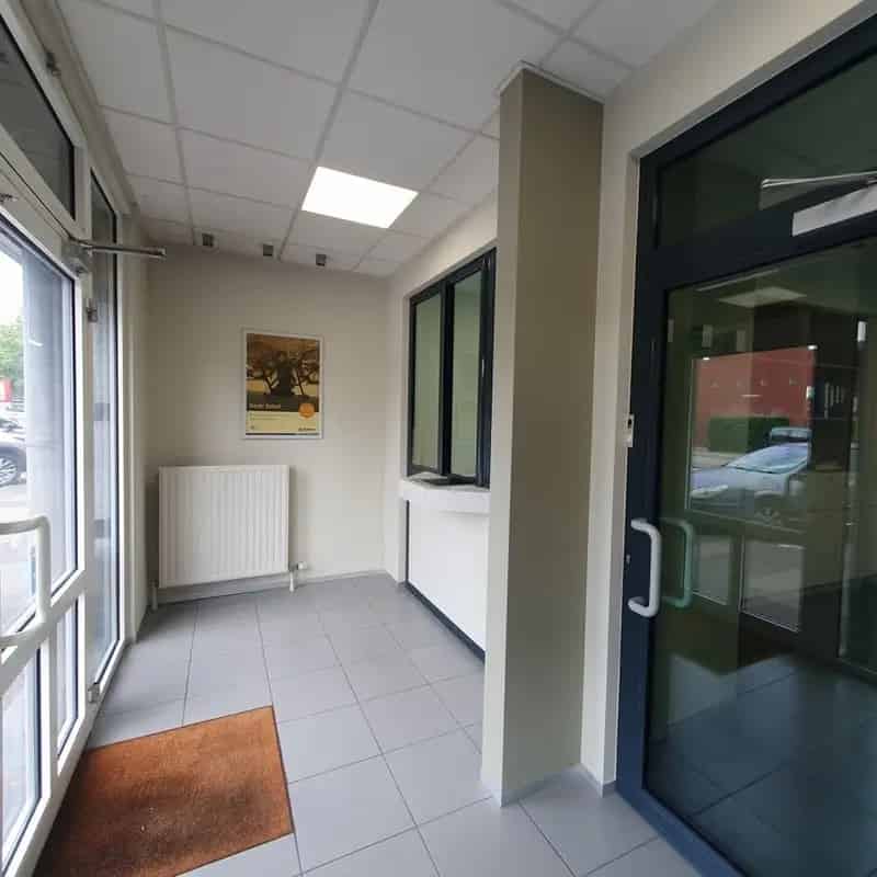 Handelspand met goede zichtbaarheid in het centrum van Neerpelt