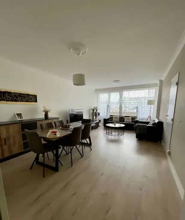 Appartement Te Koop - Lichtrijk appartement met garage