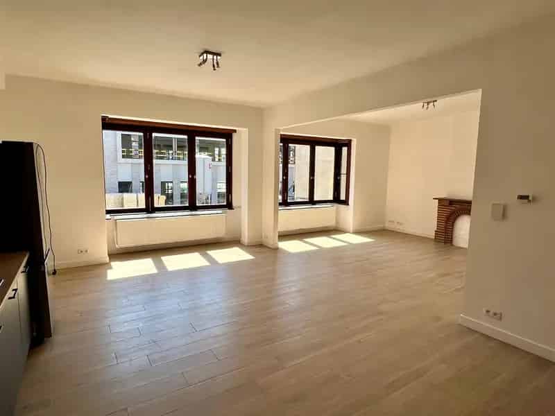 Appartement te koop 2 slaapkamers gerenoveerd parking